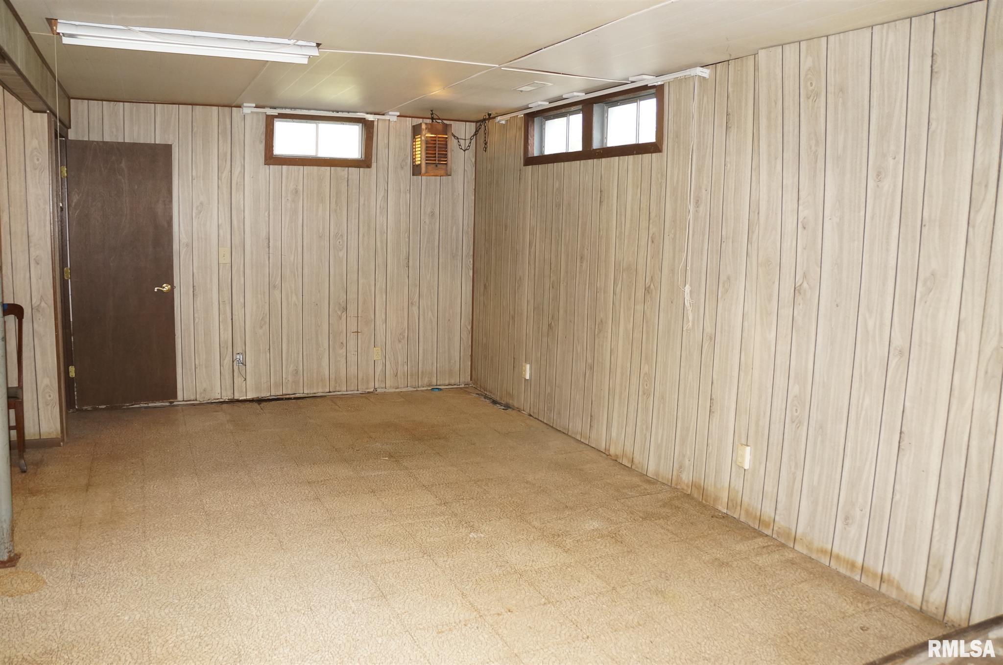13997 Frazee Road Divernon, IL 62530 - Photo 18 of 39