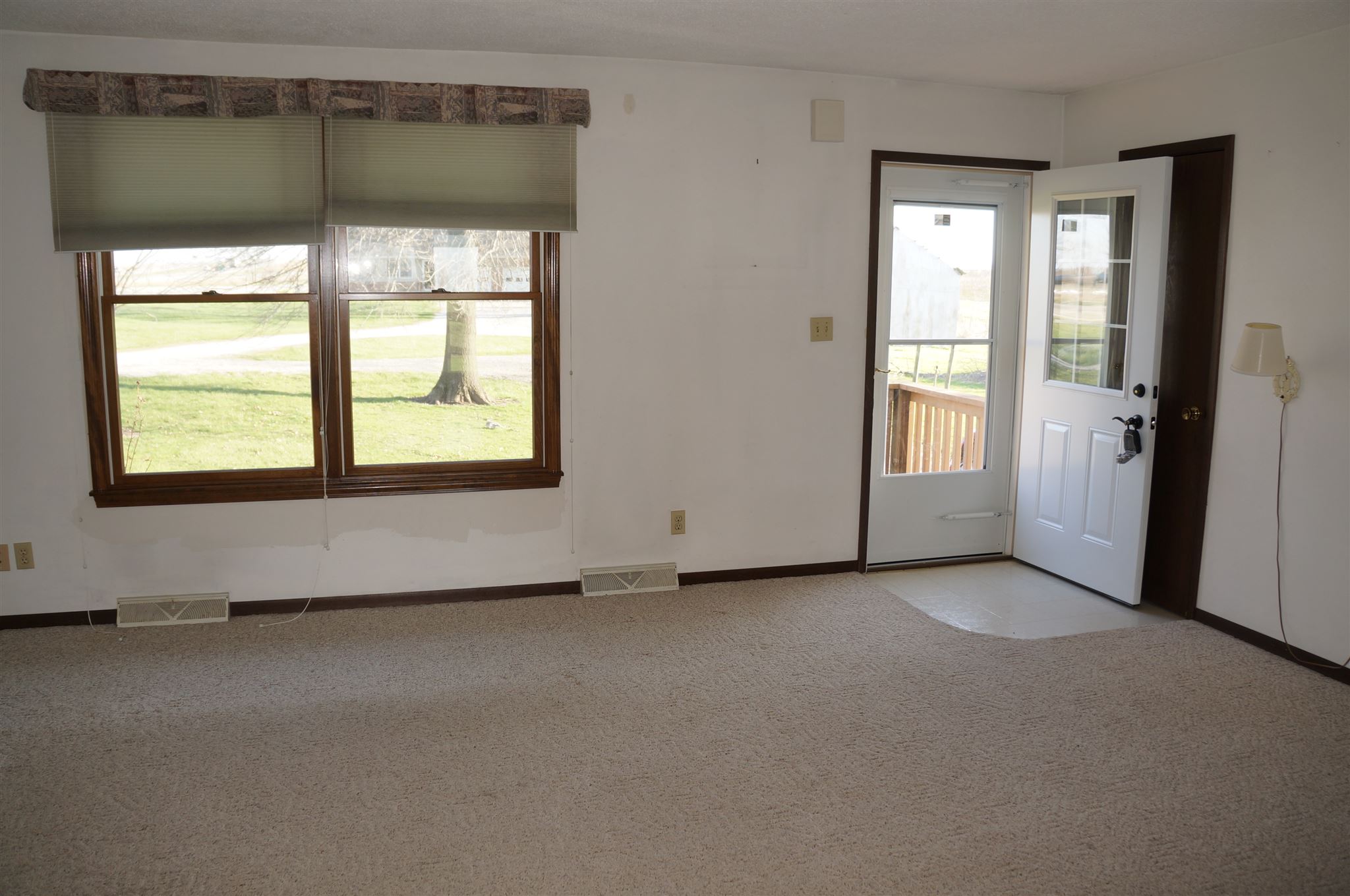 13997 Frazee Road Divernon, IL 62530 - Photo 3 of 39