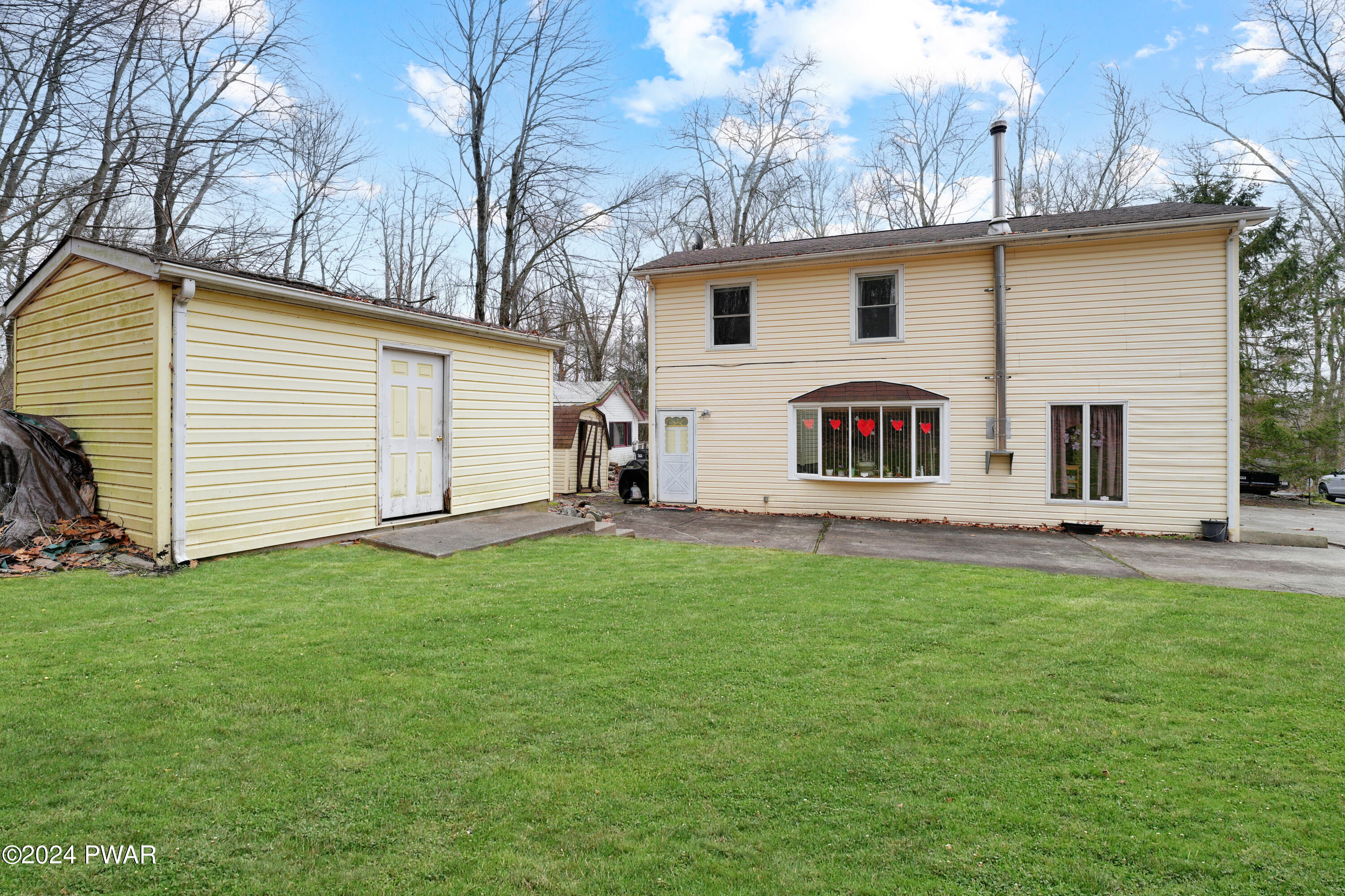 105 Rosewood Road Dingmans Ferry, PA 18328 - Photo 2 of 16 LEX00058