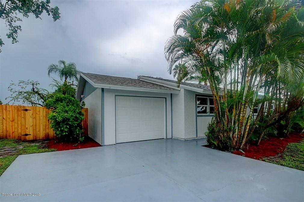 1385 Cromey Road Northeast Palm Bay, FL 32905 - Photo 3 of 22 IMG_1204_5_6_Fusion-Interior