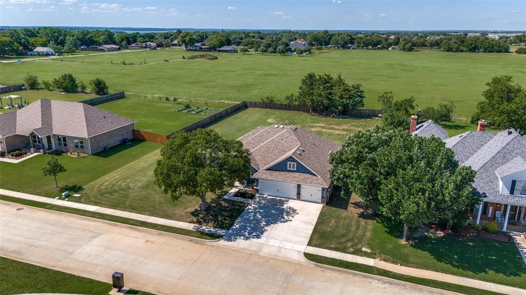 524 East Carol Street Pilot Point, TX 76258 - Photo 27 of 30