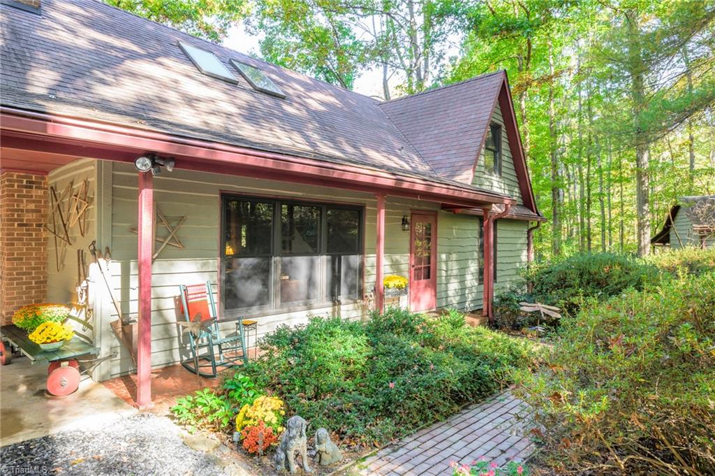 3314 Vienna Dozier Road Pfafftown, NC 27040 - Photo 2 of 32