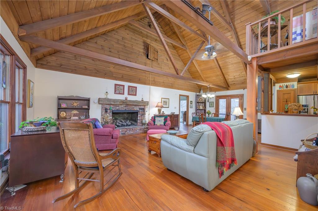 3314 Vienna Dozier Road Pfafftown, NC 27040 - Photo 4 of 32