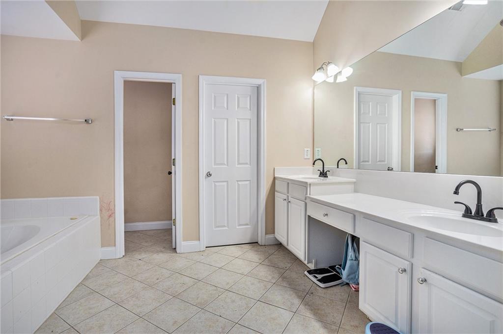 939 Redstone Road Dacula, GA 30019 - Photo 17 of 33