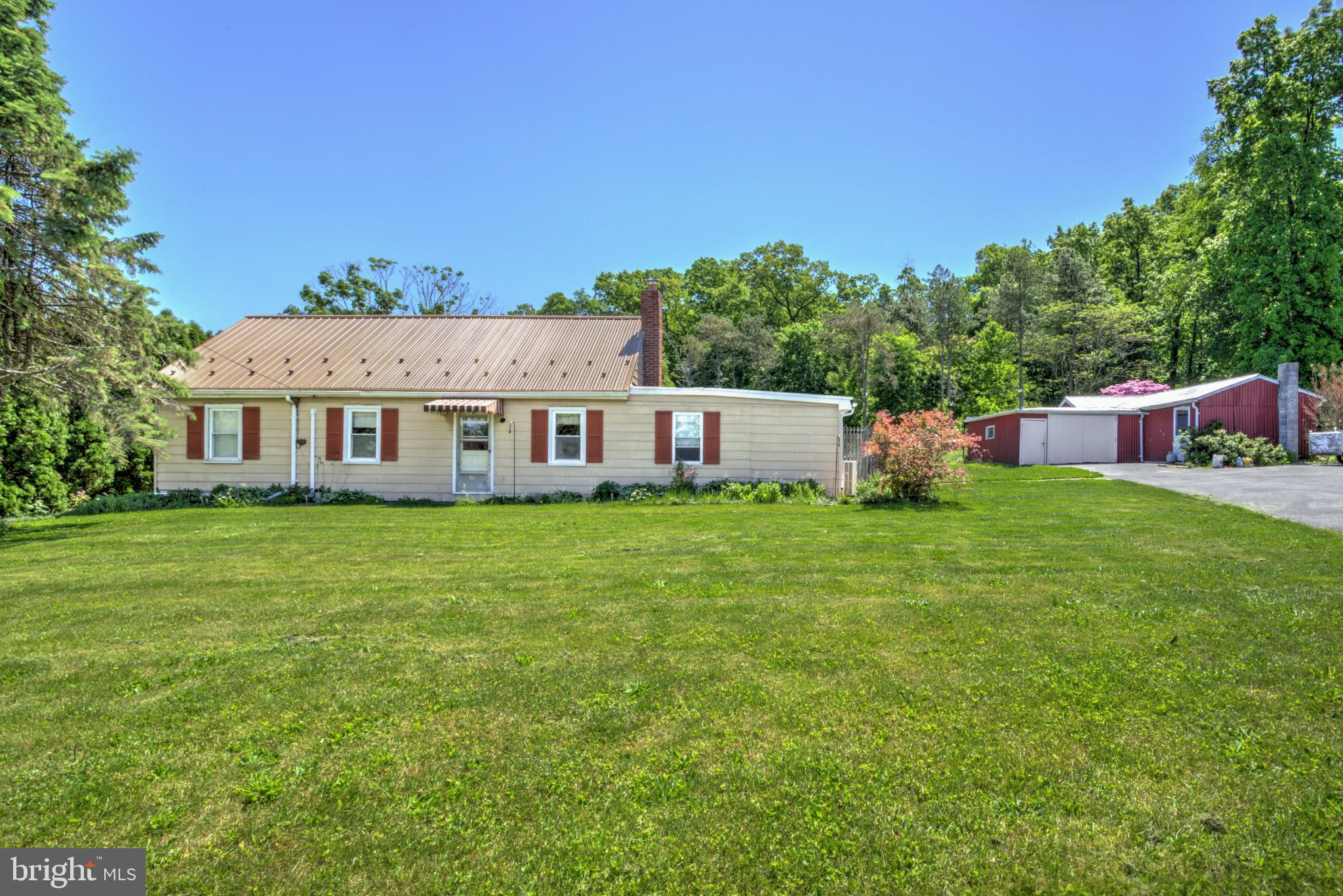 3472 Messersmith Road York, PA 17408 - Photo 2 of 41 Charming home on lush green grounds.