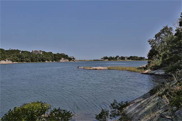 84 Gammons Road Cohasset, MA 02025 - Photo 4 of 30 Gallery Image 4
