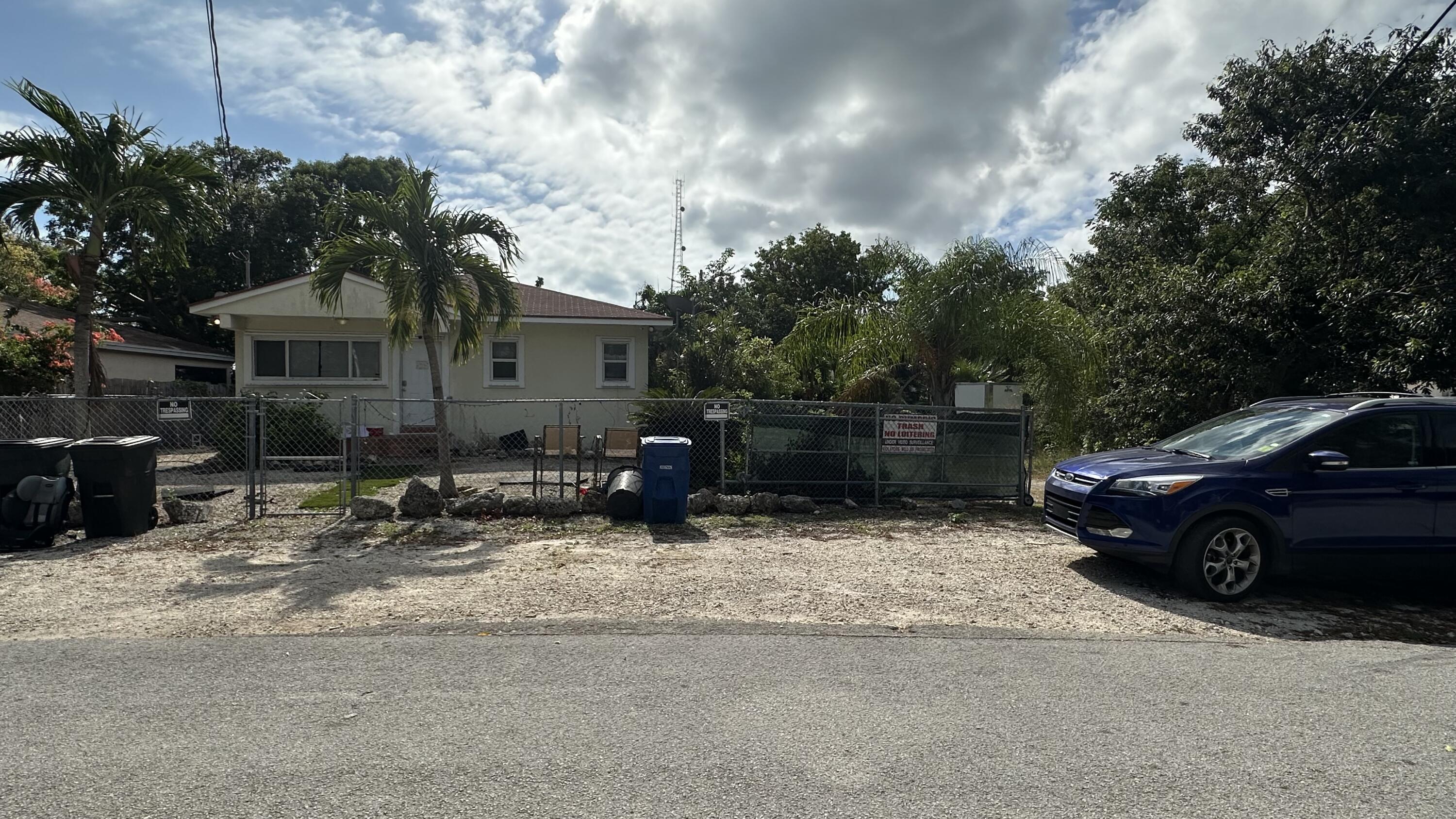 1 North End Road Key Largo, FL 33037 - Photo 3 of 14 2024-11-29 12.04.43