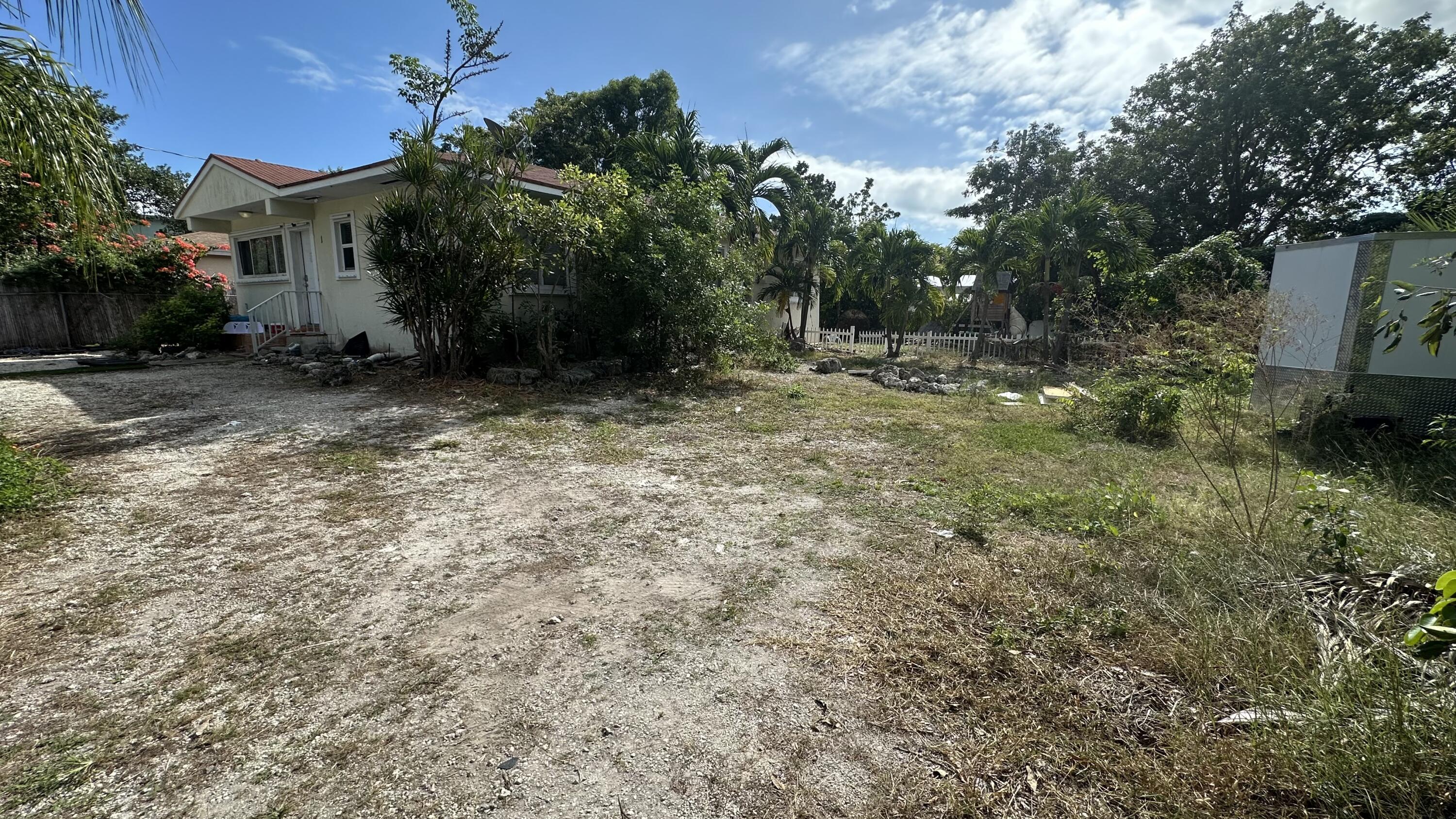 1 North End Road Key Largo, FL 33037 - Photo 5 of 14 2024-11-29 12.04.08