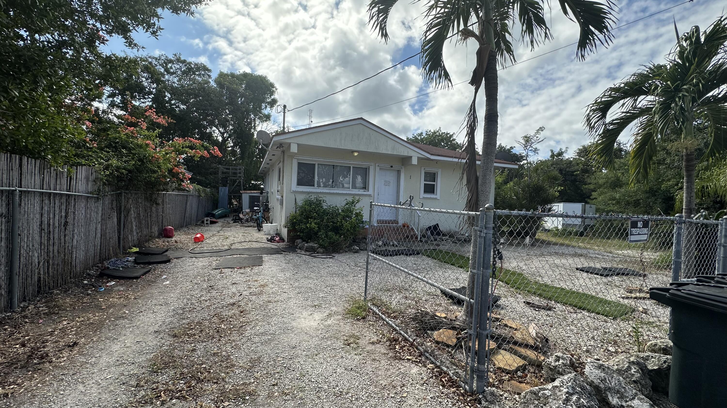 1 North End Road Key Largo, FL 33037 - Photo 8 of 14 2024-11-29 12.00.40
