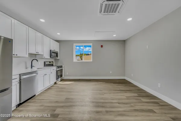 $1,195 | 215 Hickory Street, Unit 14, Scranton, PA 18505