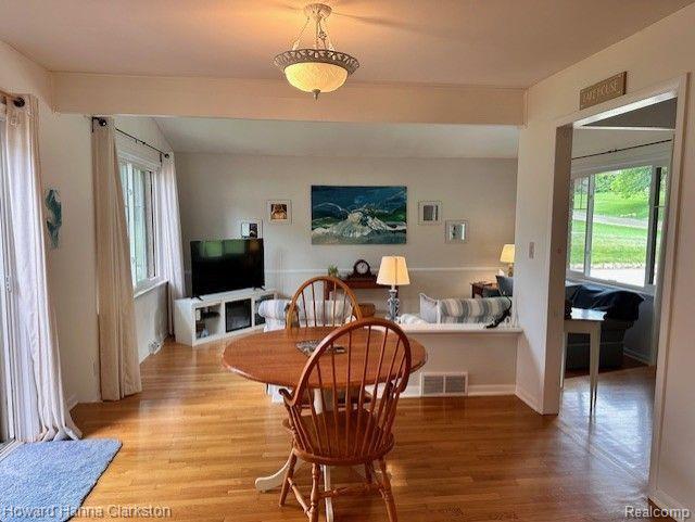 7885 Perry Lake Road Clarkston, MI 48348 - Photo 10 of 34