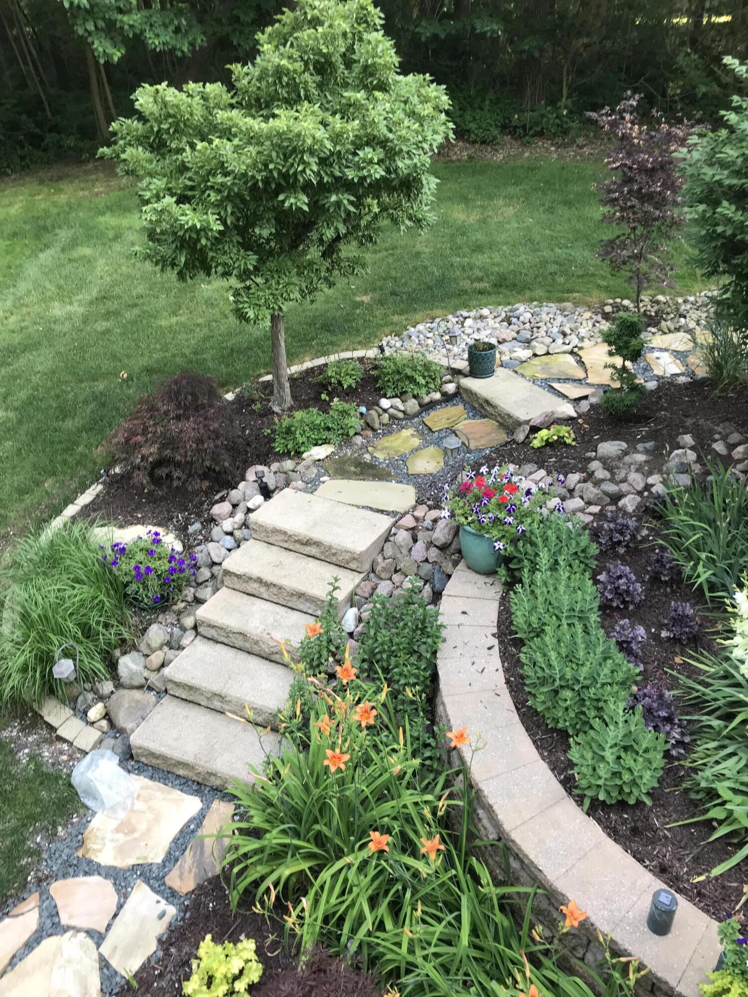 272 Bruntsfield Court Valparaiso, IN 46385 - Photo 35 of 37 1500x2000