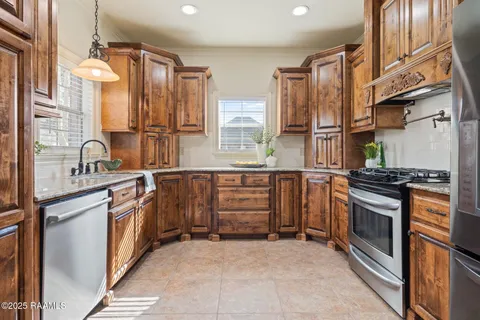 $400,000 | 108 Millcrest Drive, Lafayette, LA 70508