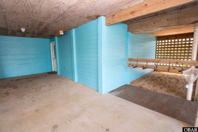 $889,500 | 784 Crown Pt Circle, Corolla, NC 27927