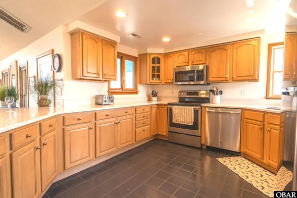 $889,500 | 784 Crown Pt Circle, Corolla, NC 27927