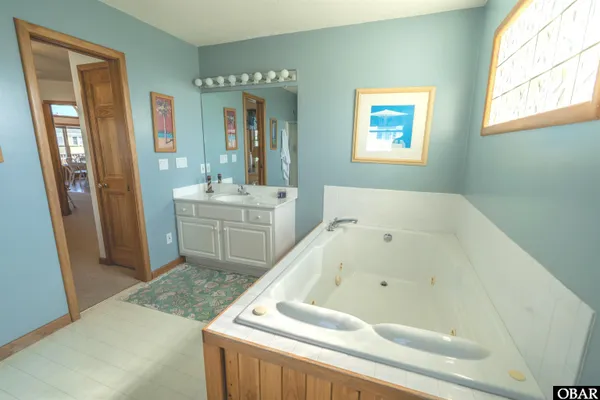 $889,500 | 784 Crown Pt Circle, Corolla, NC 27927