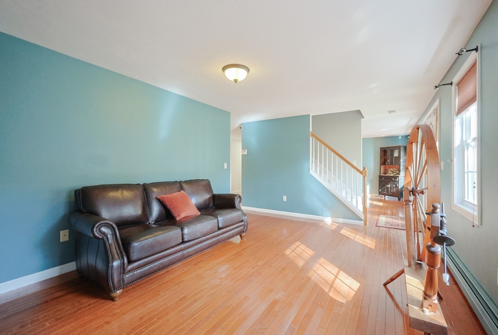 59 Old Farm Road Douglas, MA 01516 - Photo 5 of 41