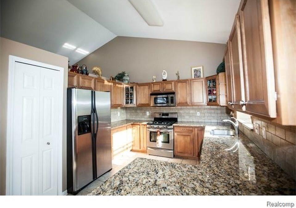 kitchen 2.jpg