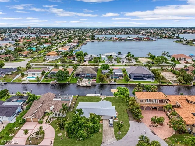 $550,000 | 5114 Southwest 3rd Avenue, Cape Coral, FL 33914