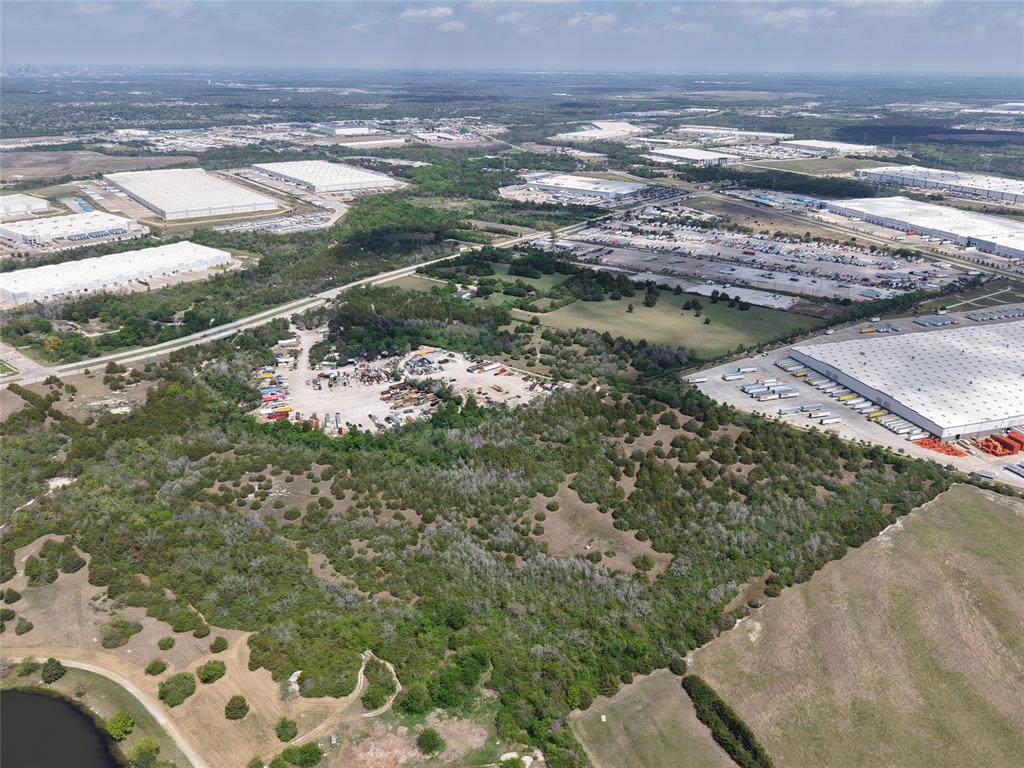 3710 Telephone Road Dallas, TX 75241 - Photo 5 of 32 centrally located in warehouse district.