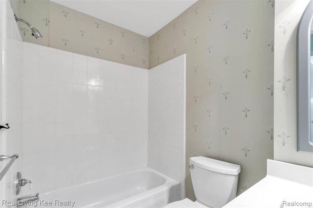 1594 Ravine Lane Rochester Hills, MI 48306 - Photo 26 of 32