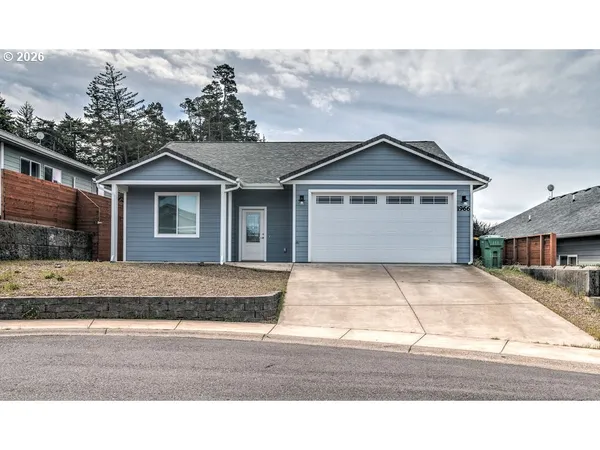$499,000 | 1966 34th Street, Florence, OR 97439