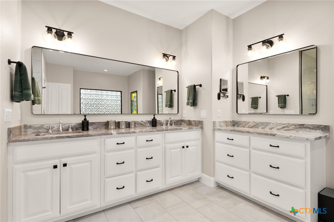 26037 Lewis Ranch Road New Braunfels, TX 78132 - Photo 18 of 46 Gallery Image 18