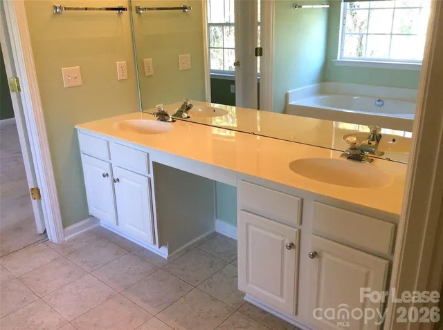 $2,000 | 11640 Huxley Road, Charlotte, NC 28277