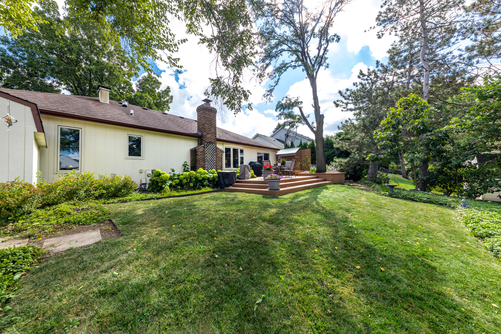 1505 Ranchview Drive Naperville, IL 60565 - Photo 25 of 36 a house view with a garden space