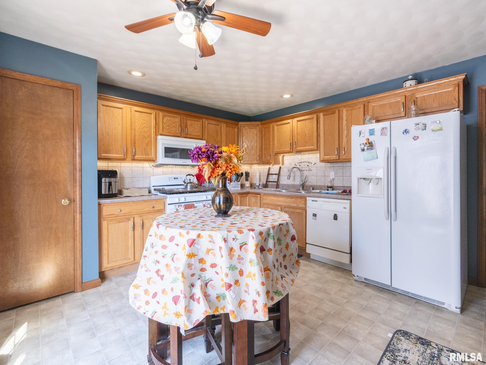 723 Joliet Road Marquette Heights, IL 61554 - Photo 6 of 49