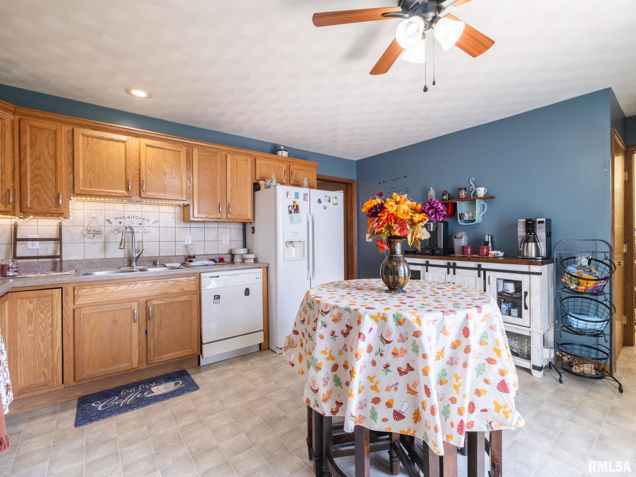 723 Joliet Road Marquette Heights, IL 61554 - Photo 7 of 49