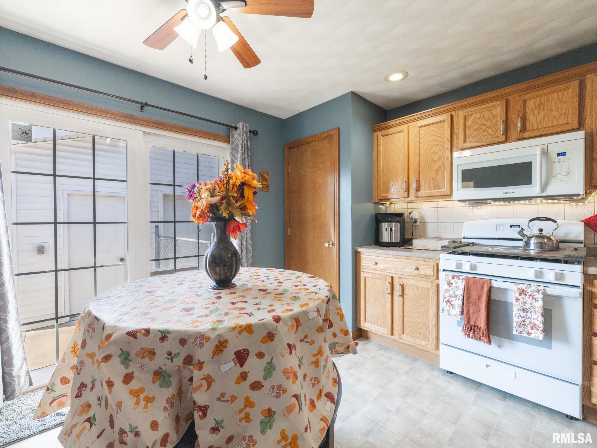 723 Joliet Road Marquette Heights, IL 61554 - Photo 8 of 49