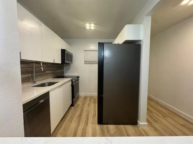 $2,145 | 5525 Southwest 41st Street, Unit 110, Hollywood, FL 33023