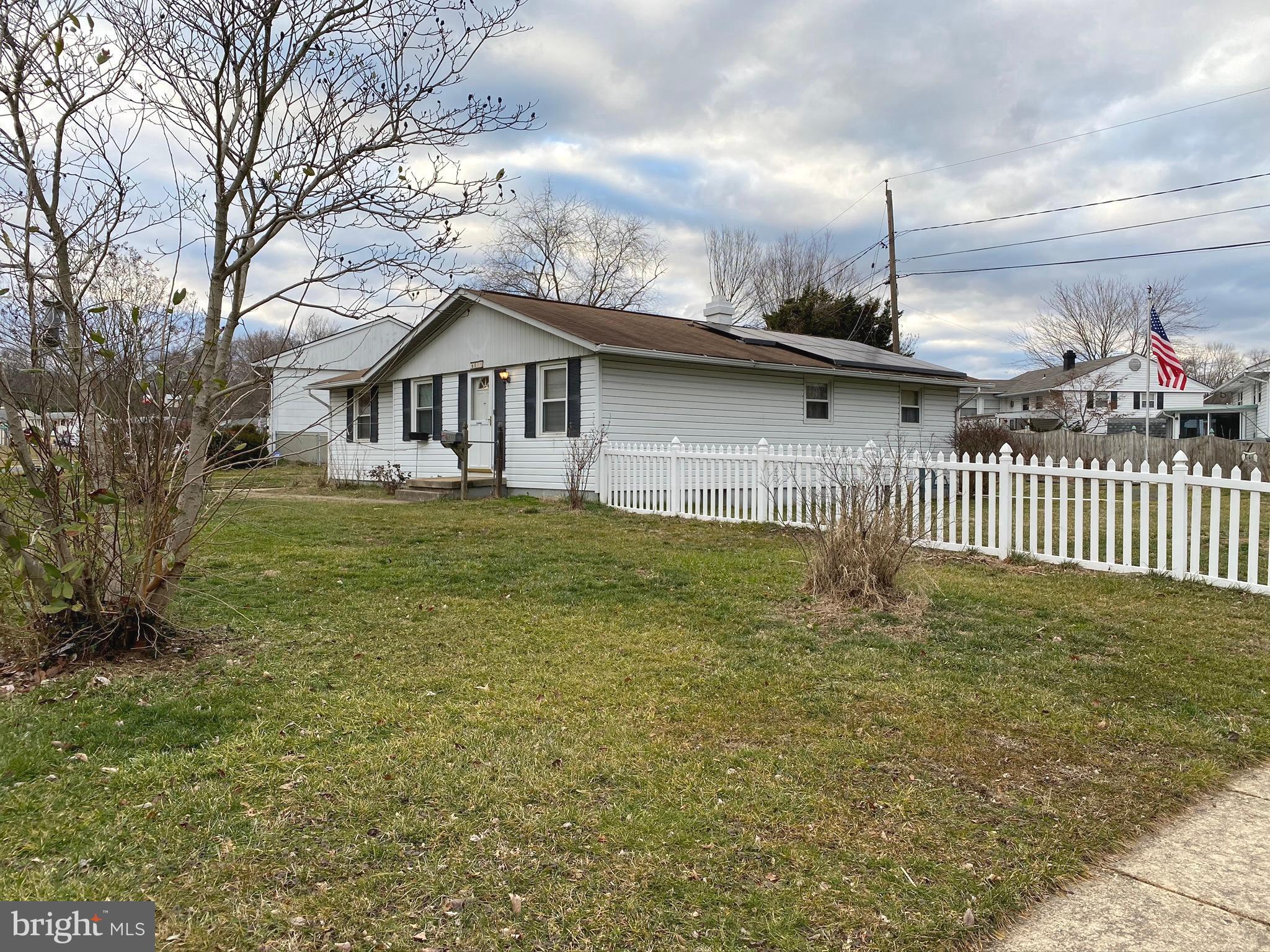 601 Banyan Road Edgewood, MD 21040 - Photo 1 of 31 a front view of a house with garden