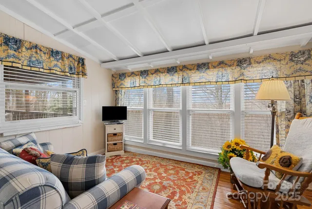 $425,000 | 1040 Oakridge Lane, Mars Hill, NC 28754