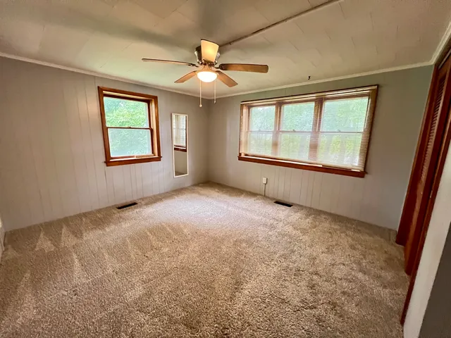 $94,900 | 509 Lakeshore Drive, Oakland, IL 61943