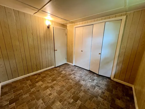 $94,900 | 509 Lakeshore Drive, Oakland, IL 61943