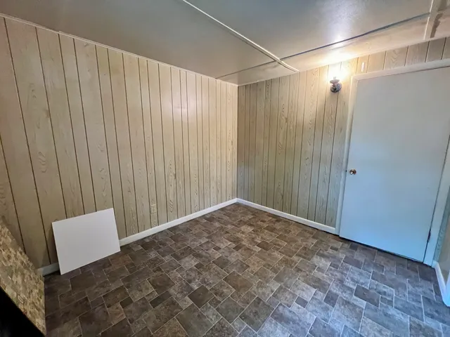 $94,900 | 509 Lakeshore Drive, Oakland, IL 61943