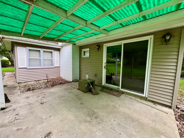 $94,900 | 509 Lakeshore Drive, Oakland, IL 61943