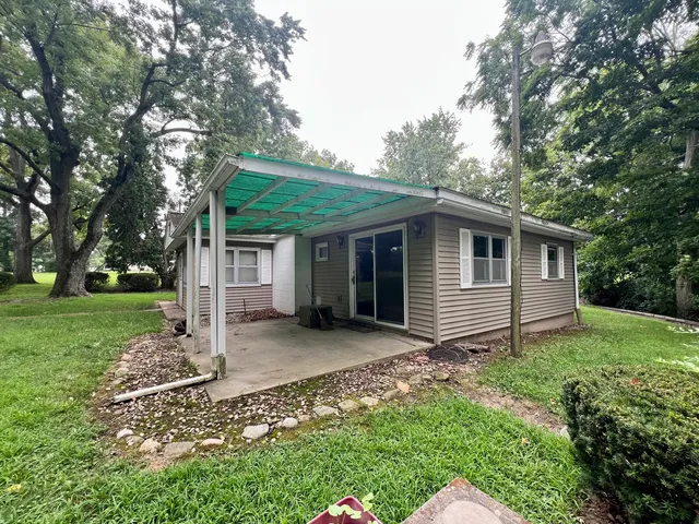 $94,900 | 509 Lakeshore Drive, Oakland, IL 61943