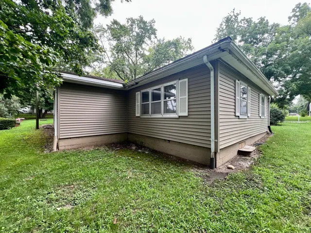 $94,900 | 509 Lakeshore Drive, Oakland, IL 61943