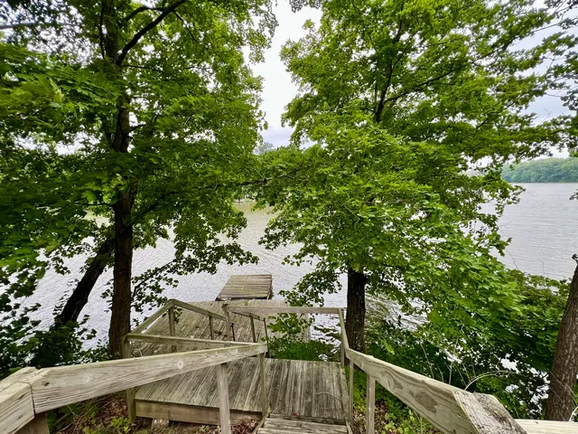 $94,900 | 509 Lakeshore Drive, Oakland, IL 61943