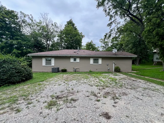 $94,900 | 509 Lakeshore Drive, Oakland, IL 61943