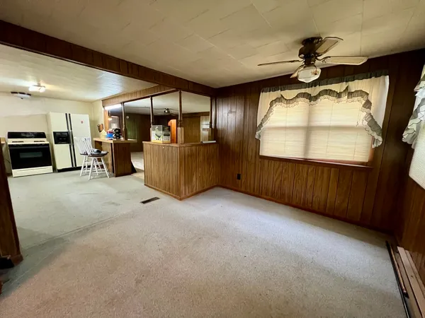 $94,900 | 509 Lakeshore Drive, Oakland, IL 61943