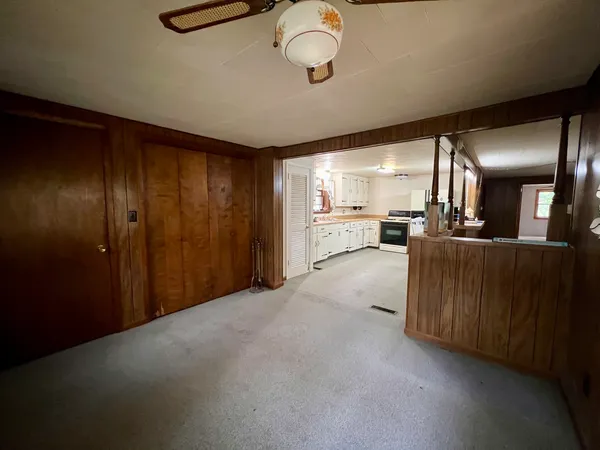 $94,900 | 509 Lakeshore Drive, Oakland, IL 61943