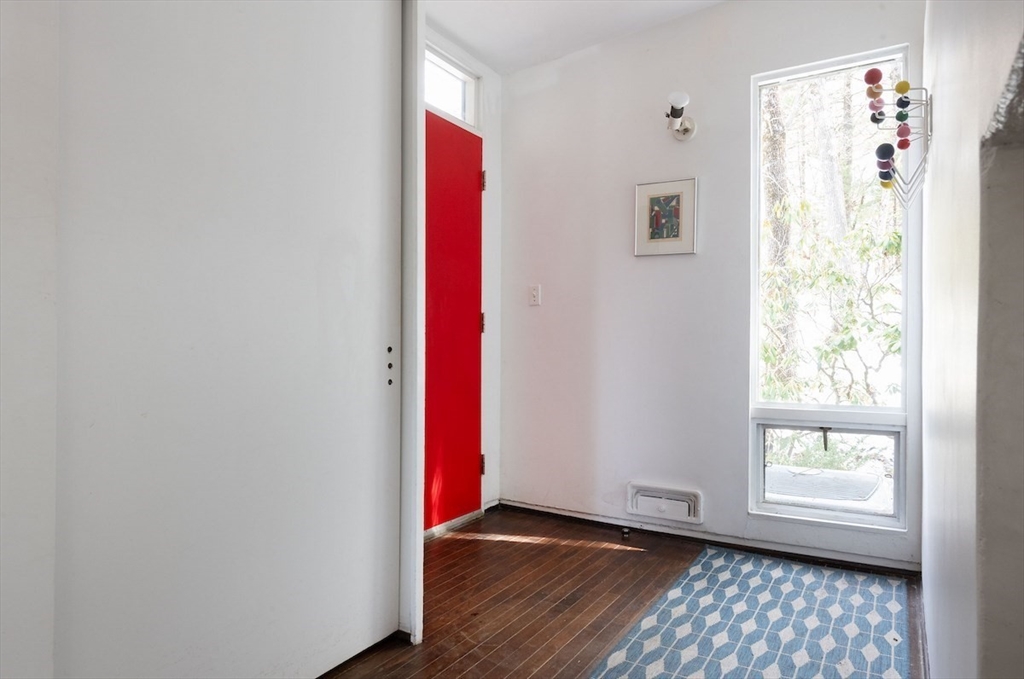 58 Hill Street Lexington, MA 02421 - Photo 4 of 24