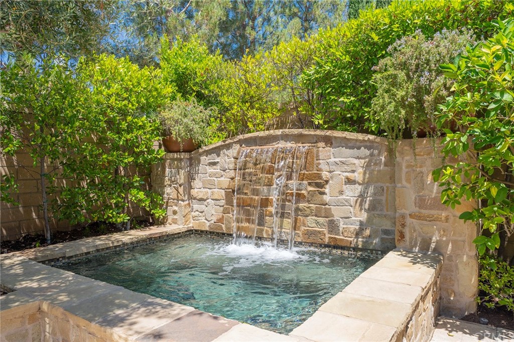 71 Como Irvine, CA 92618 - Photo 36 of 45 a view of an outdoor space