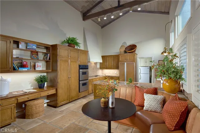 $10,995,000 | 8 Linda Isle, Newport Beach, CA 92660