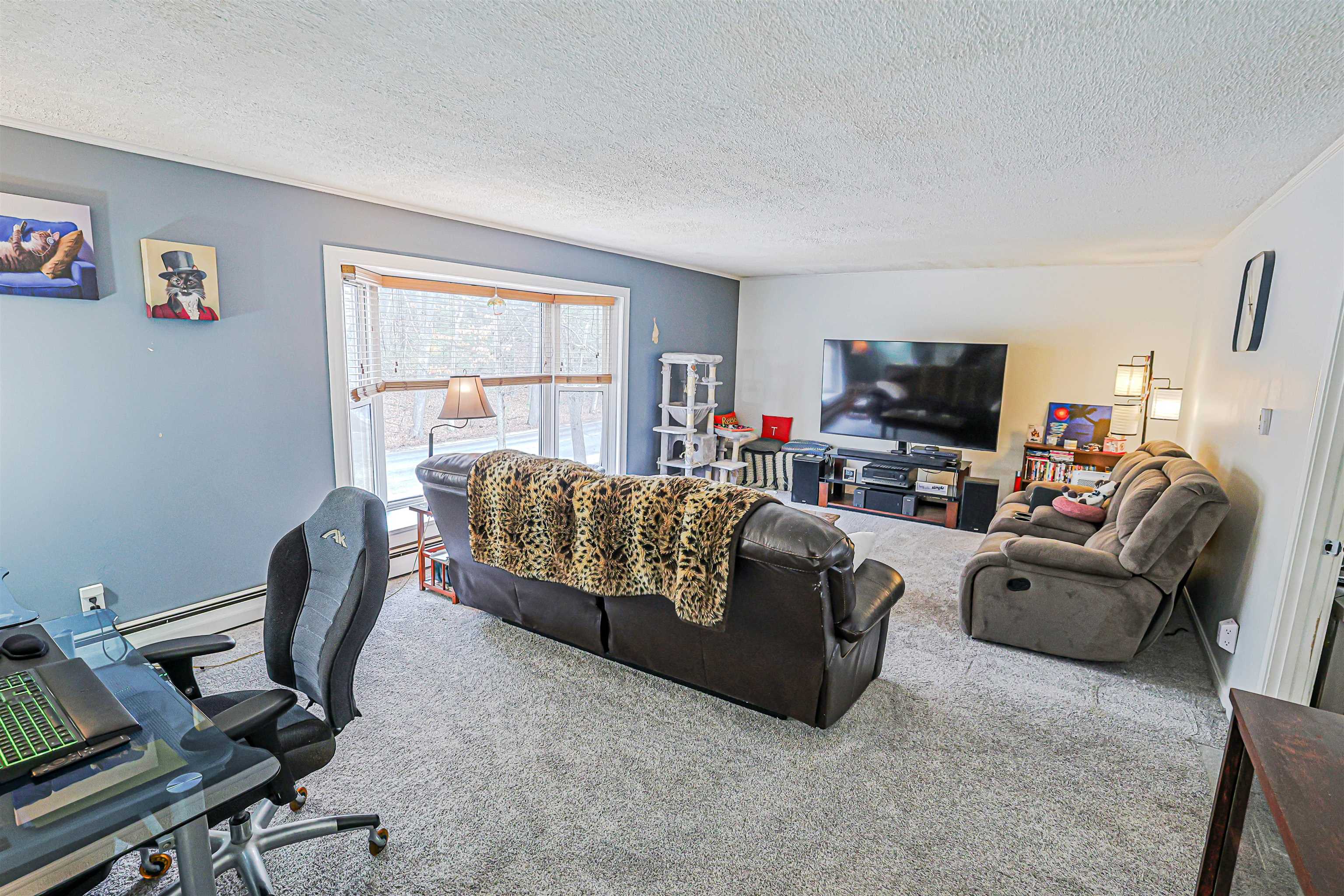 119 Belknap Road Hudson, NH 03051 - Photo 4 of 35 Gallery Image 4