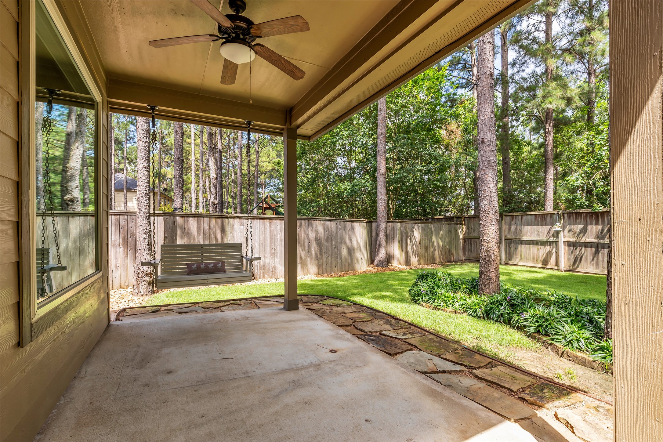 34 Sawbridge Circle Spring, TX 77389 - Photo 31 of 38 Relaxing Covered back patio